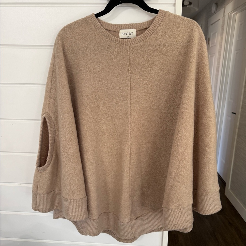 NWOT Story Brand Camel Poncho
